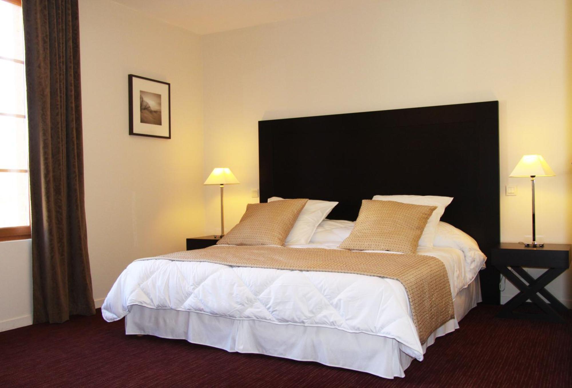 Superior Double or Twin Room,687834249:JPEG