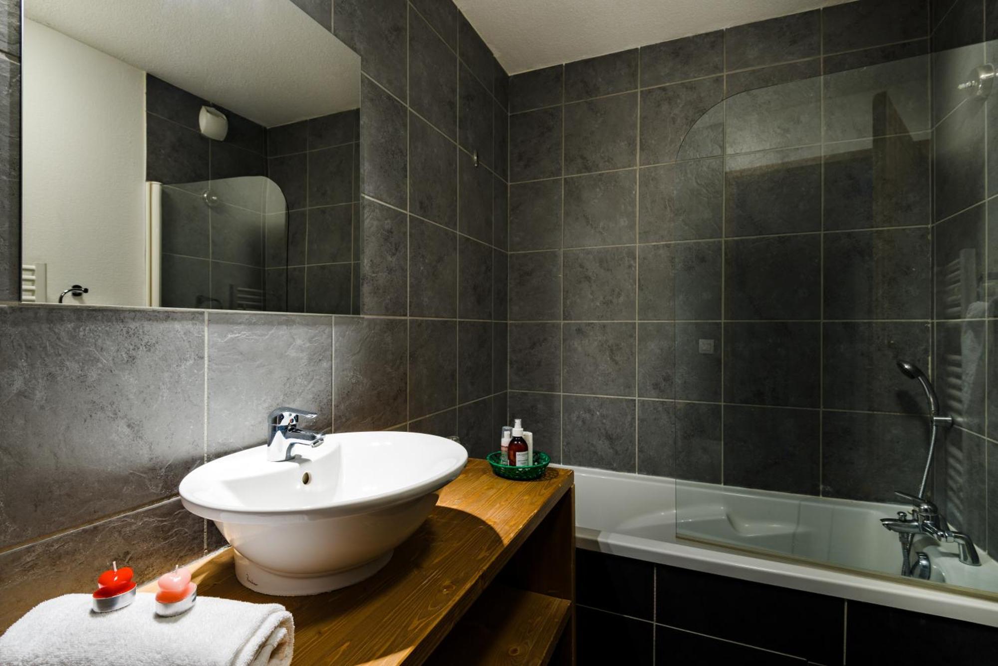 One-Bedroom Alcove or Duplex