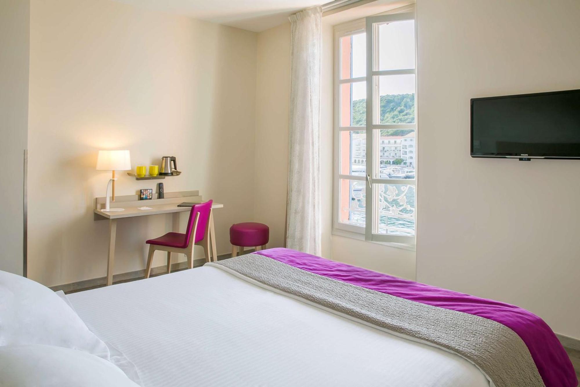 Superior Double Room with Port View