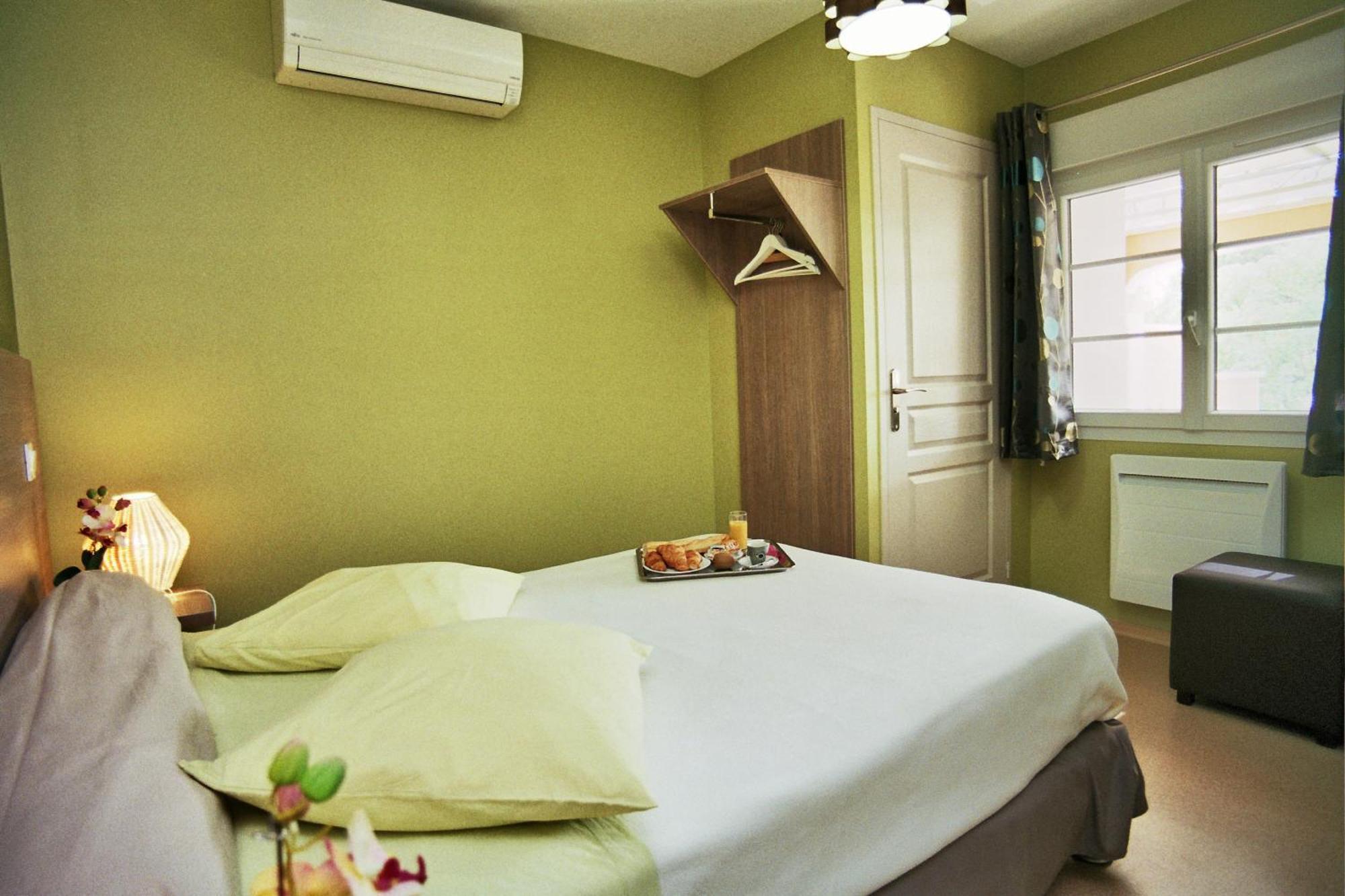 Double Room,247948489:JPEG