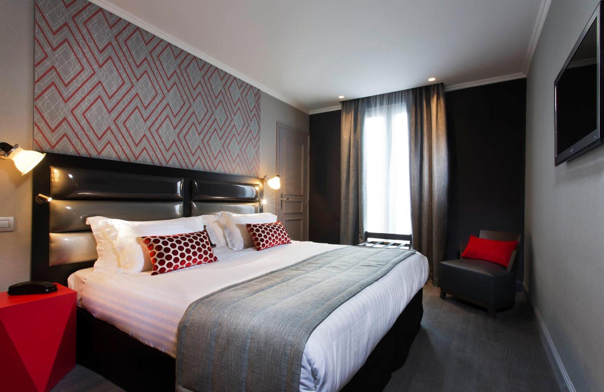 Two Adjacent Rooms (5 Adults),698990796:JPEG
