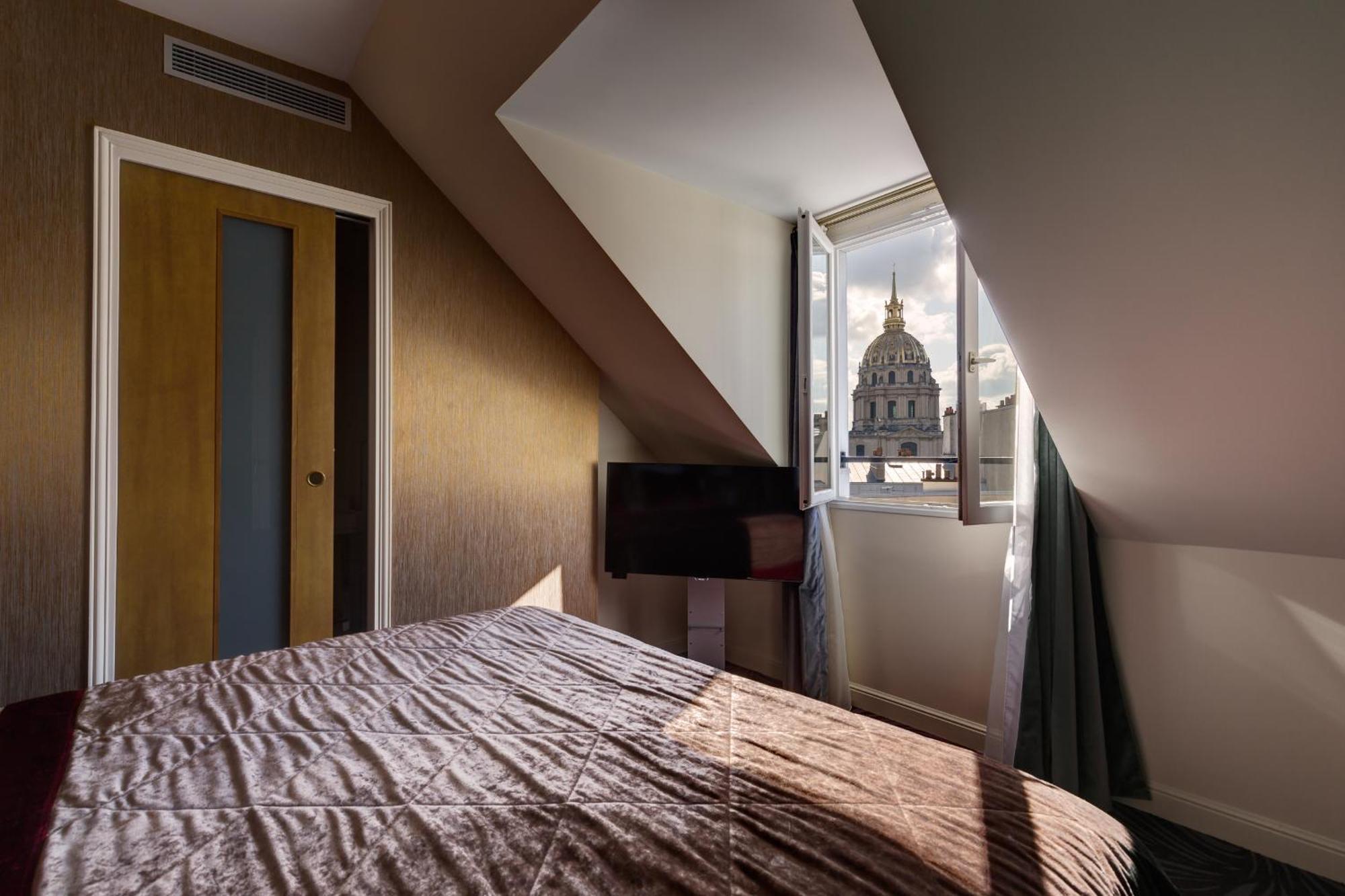 Acomodação Romântica com Vista para o Invalides