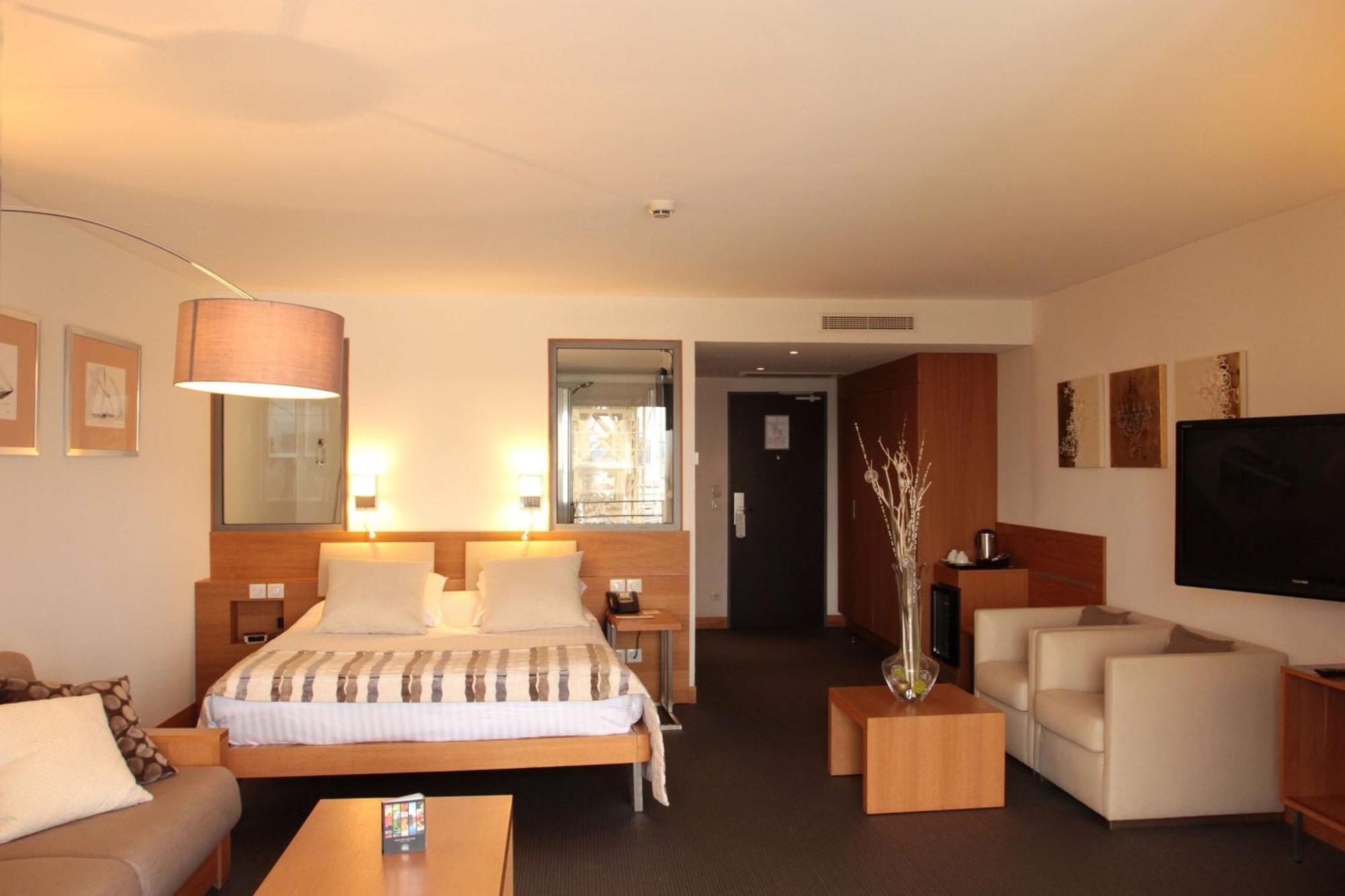 Junior Queen Suite Sea View