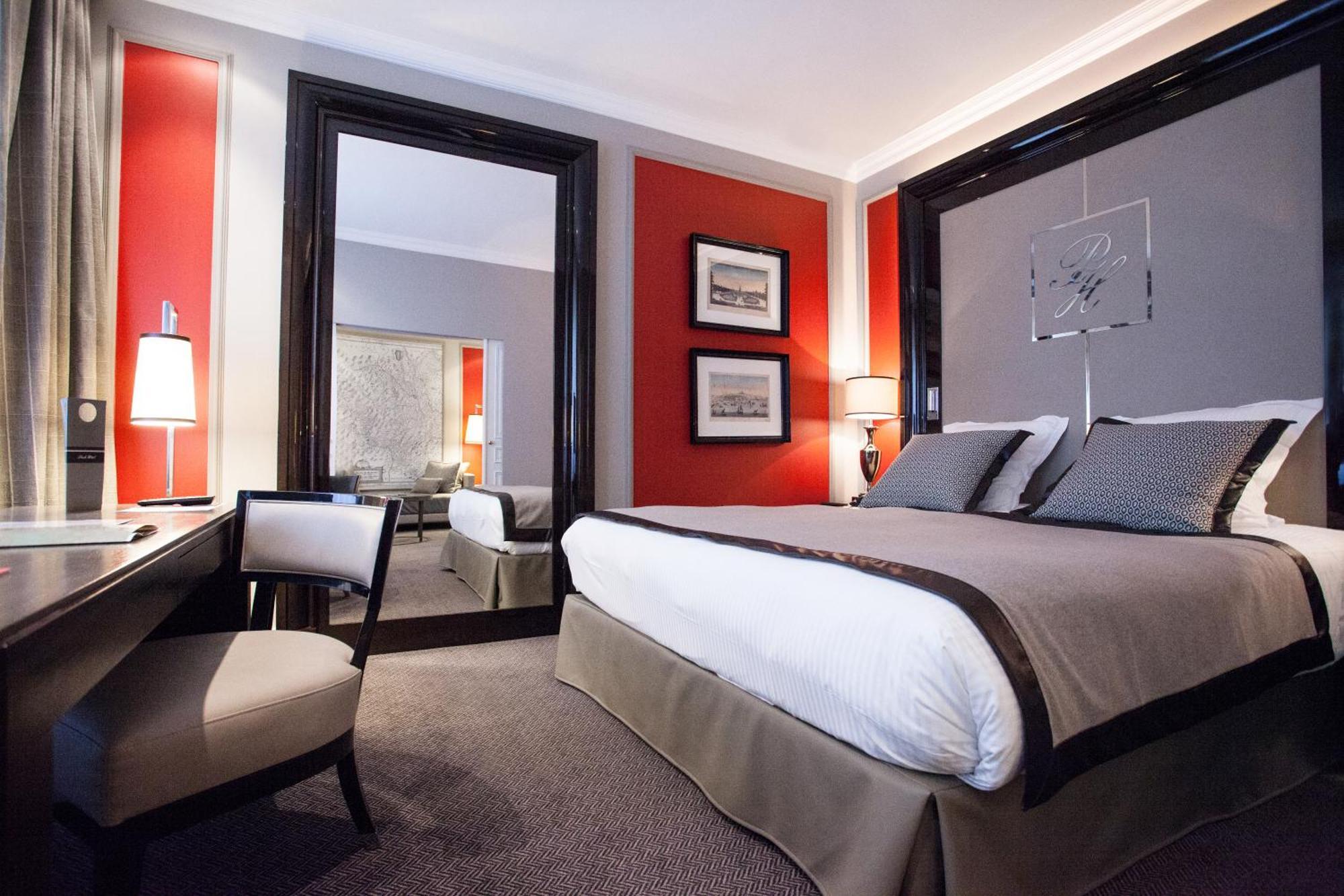 Suite Courtyard View