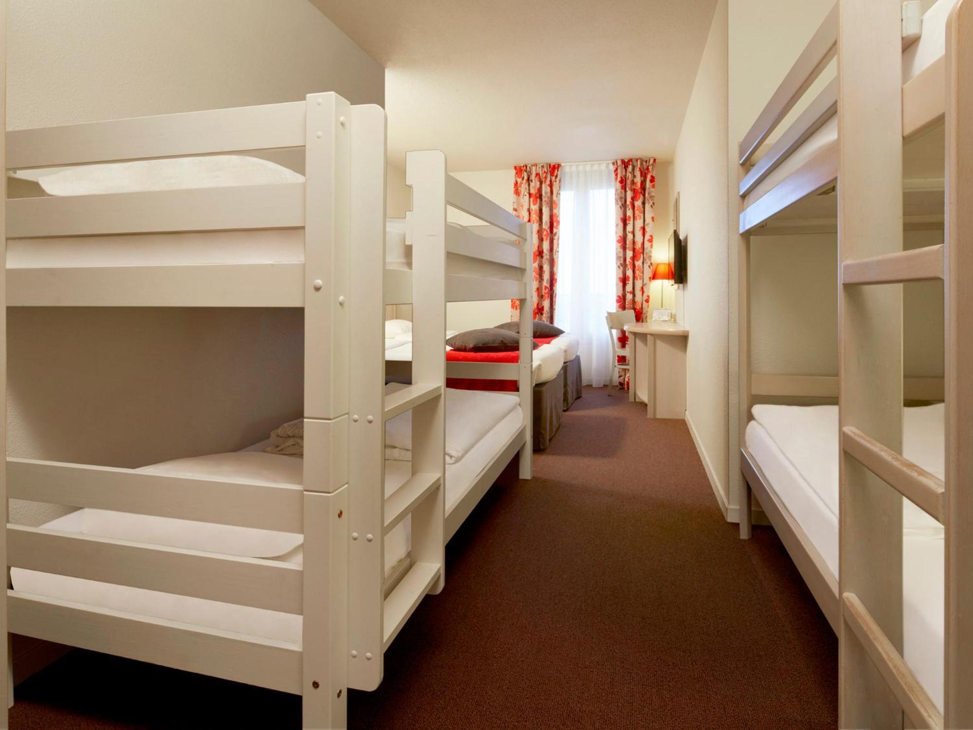 Standard Room 2 Single Beds 4 Bunk Beds