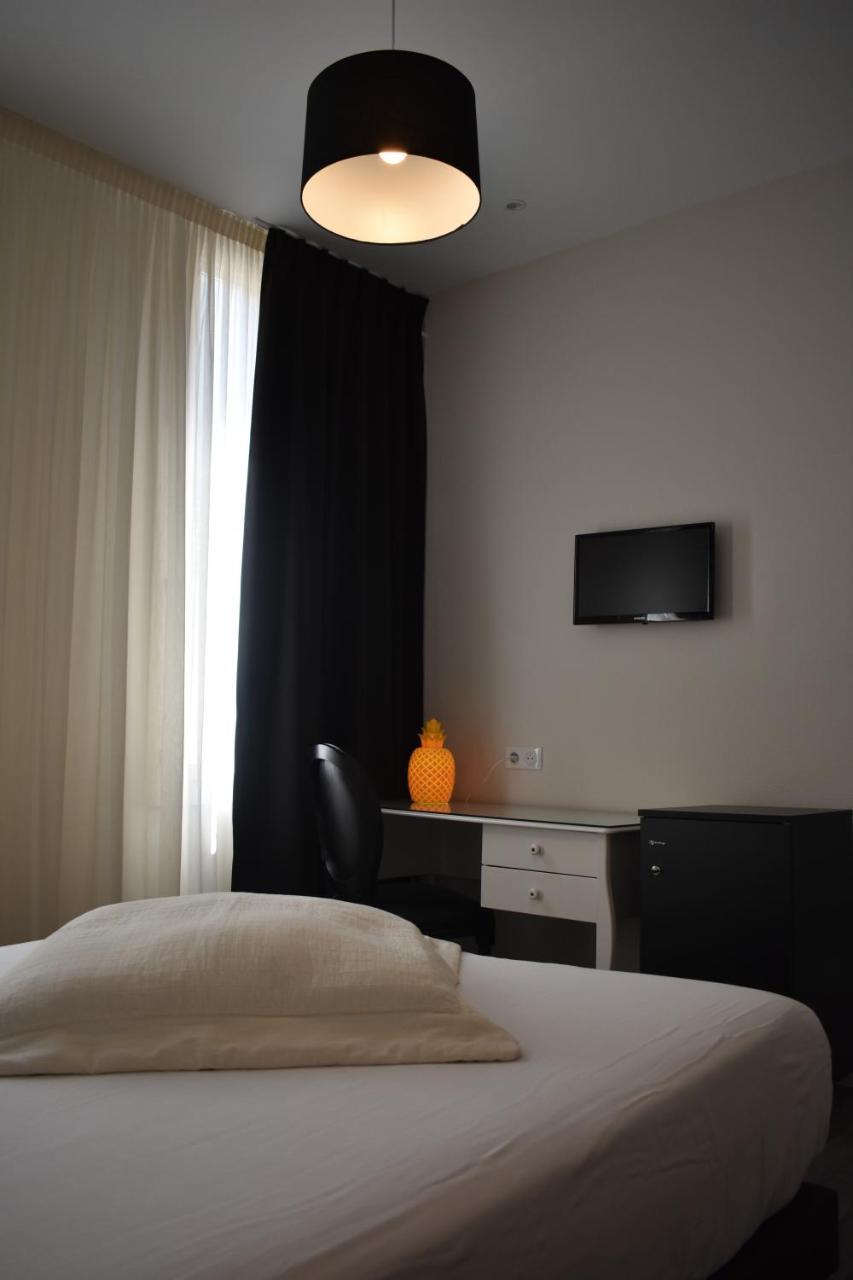 Single Room,1559624245:JPEG