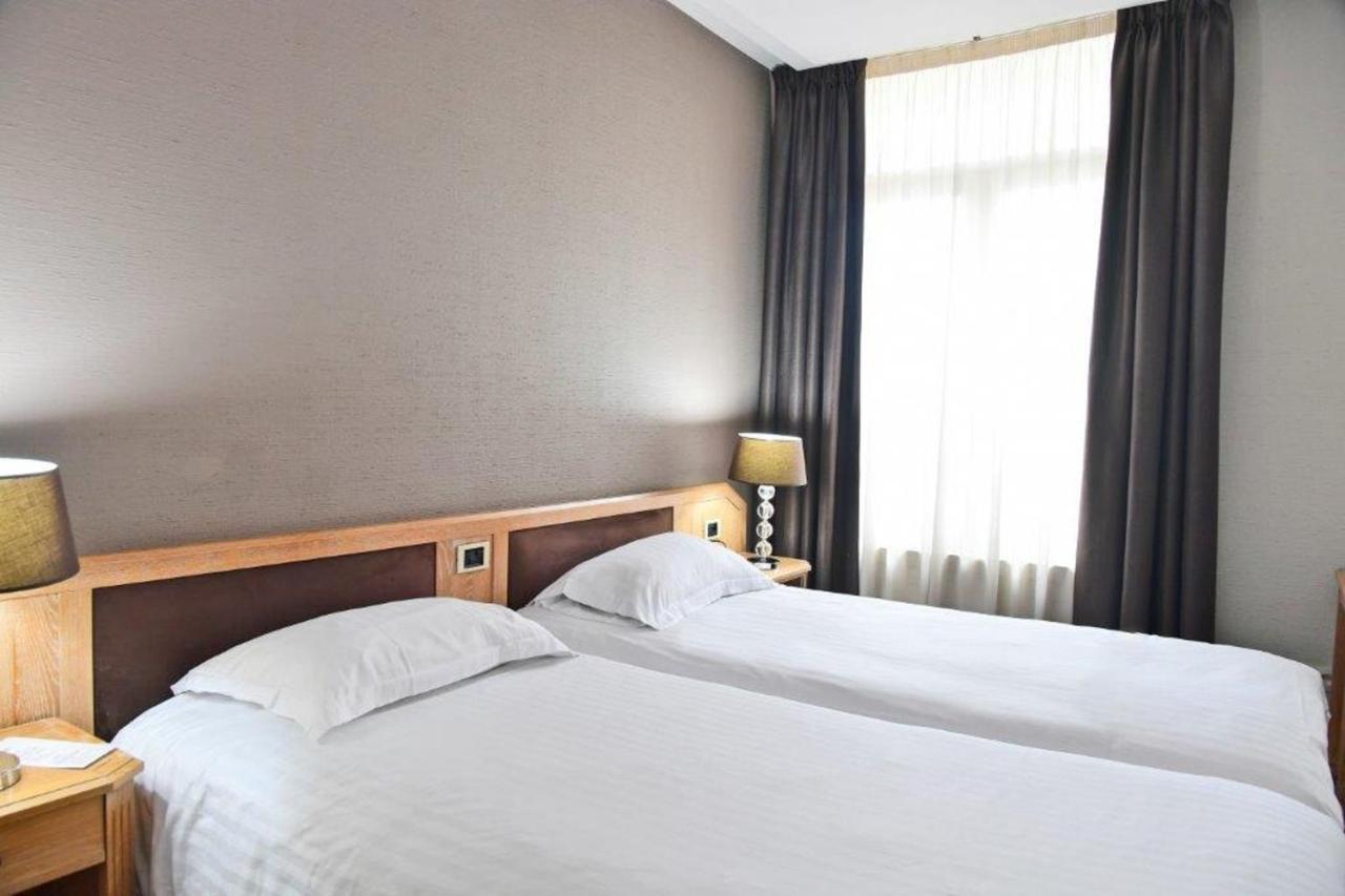 Connecting Family Rooms