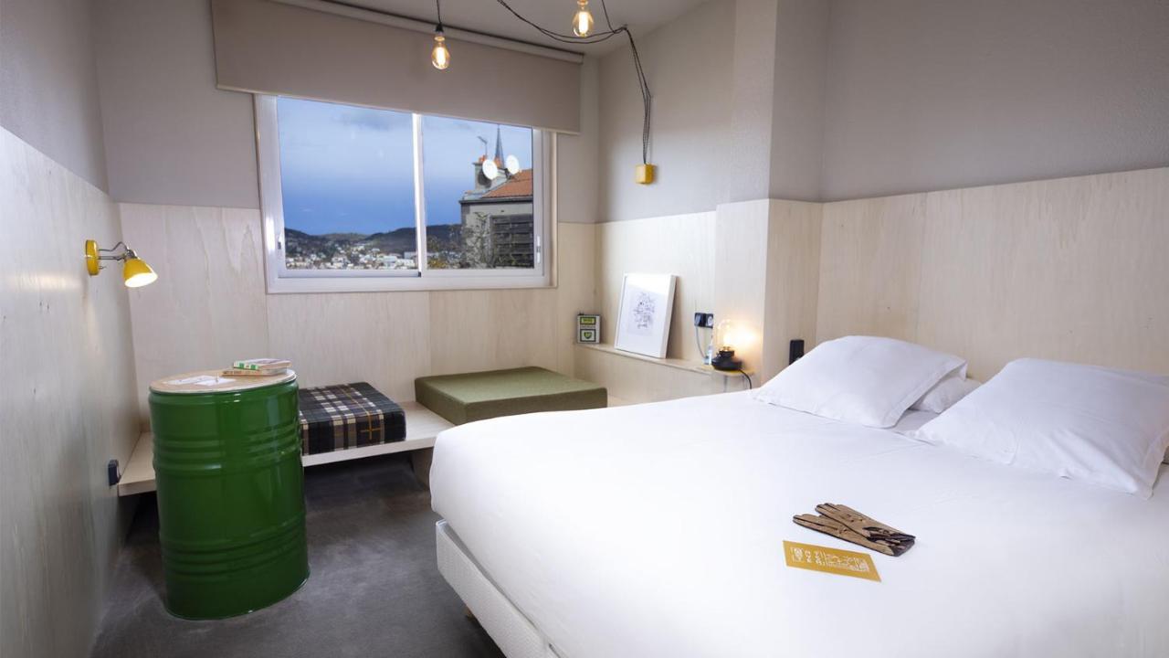 Lounge Triple Room