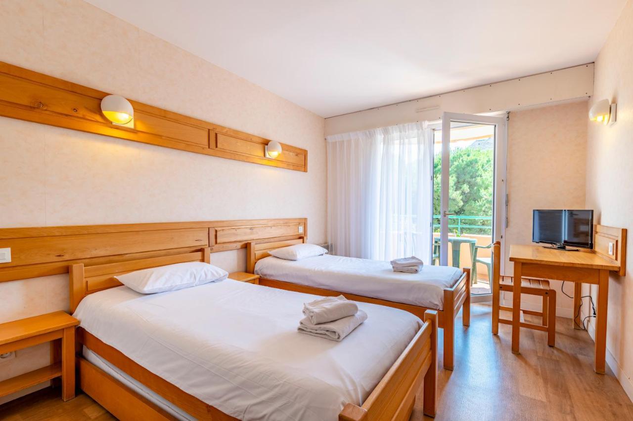 Twin room trundle beds