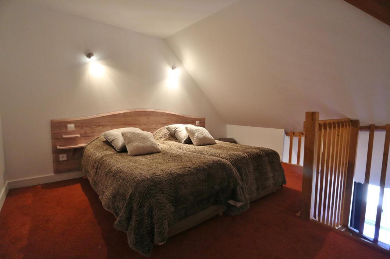 Family Room 1 Double 2 Twin Beds Kitchen