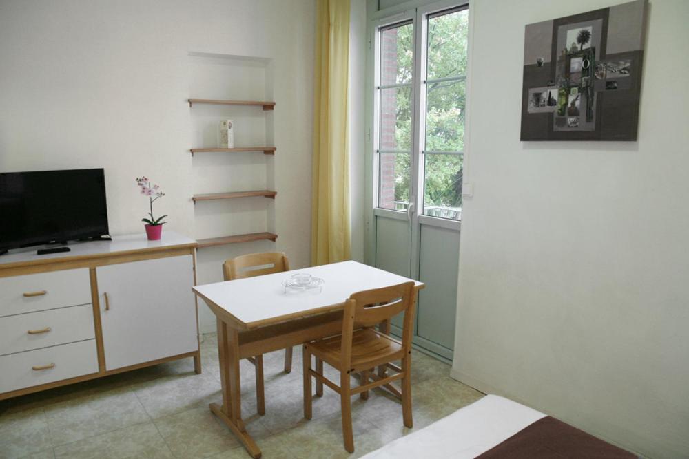 Studio Balcony