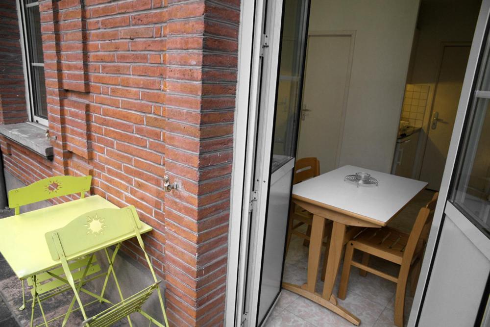 Studio Balcony