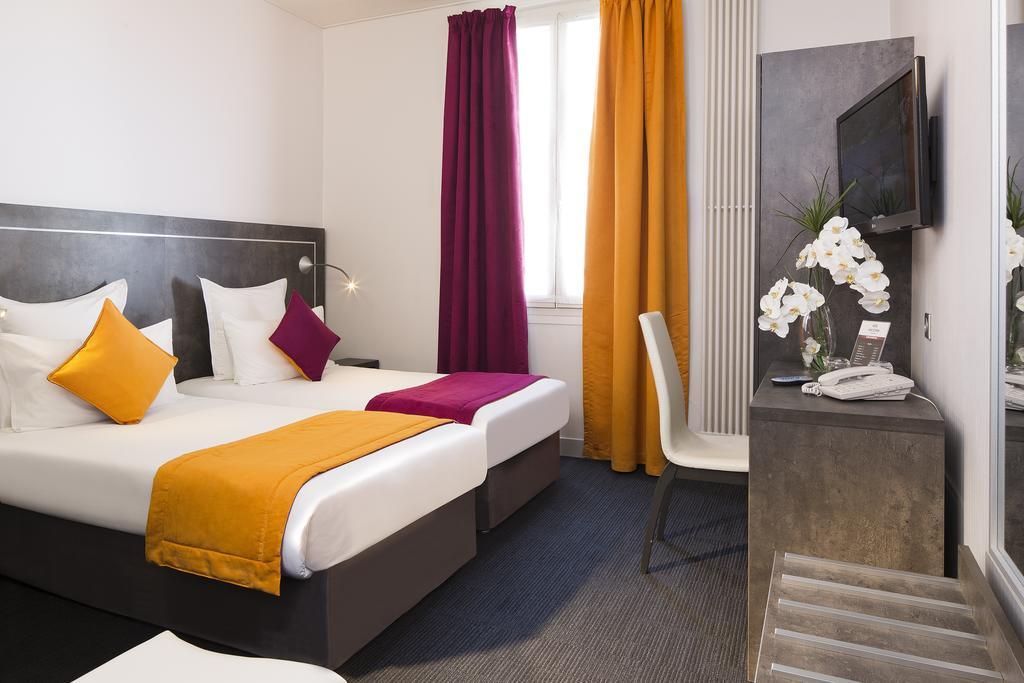 Quarto com 2 Camas de Solteiro