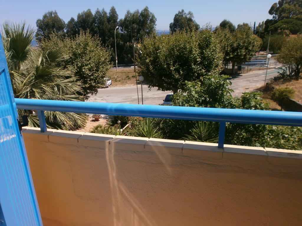 Zweibettzimmer mit Balkon