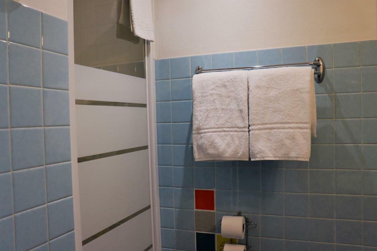 Double Room Shower