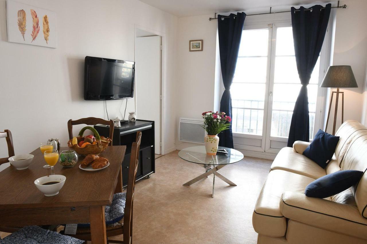 Two-Bedroom Apartment,804254076:JPEG