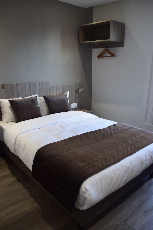 Standard Double Room,811984650:JPEG