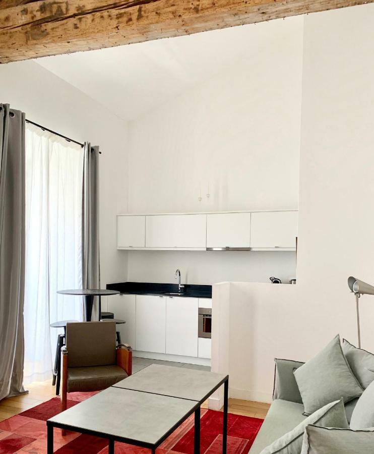 Deluxe One-Bedroom Apartment 52m2