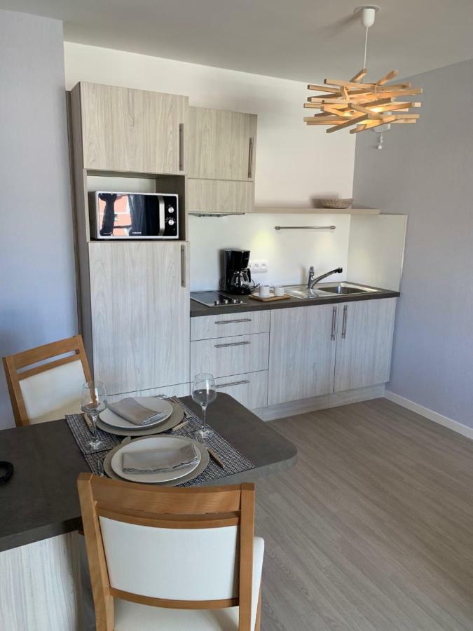 One-Bedroom Apartment,813520934:JPEG