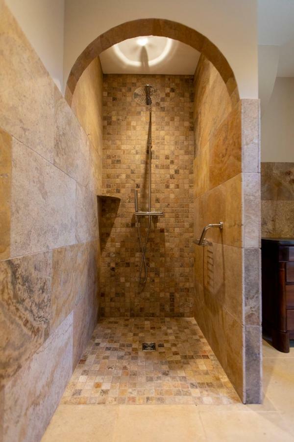 King Room Roll Shower Disability Access