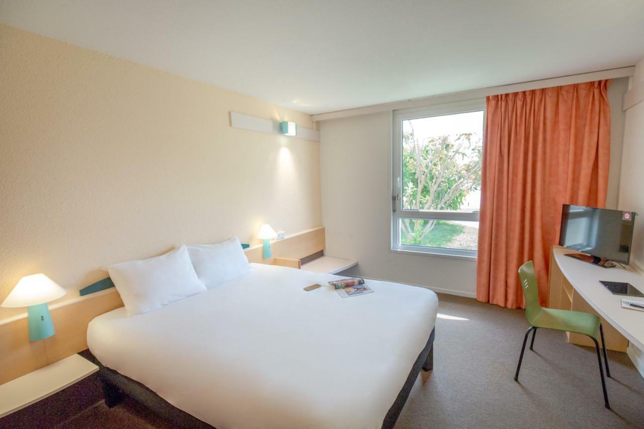 Chambre Standard avec Un Lit Double et Un Canapé