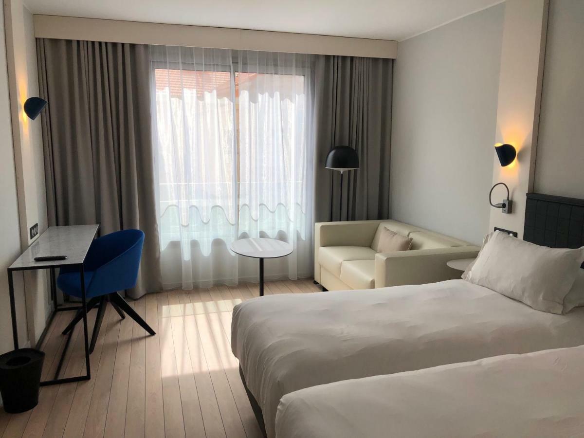 Superior Room Two Single Beds Sofa,847392881:JPEG