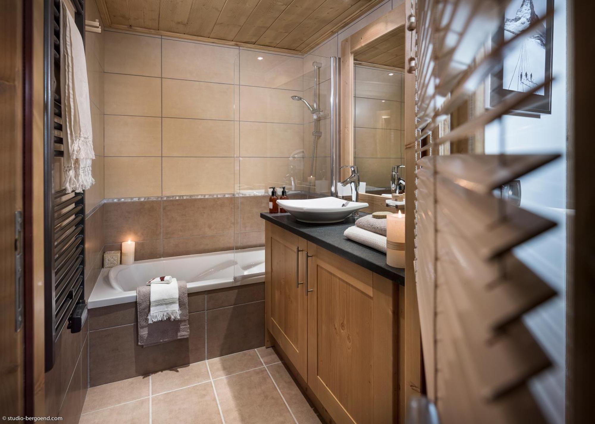 Superior Two-Bedroom Apartment Spa Access
