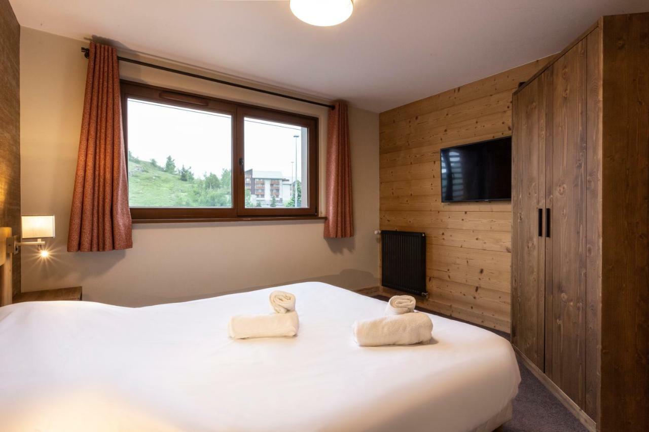 Two-Bedroom Apartment Cabin