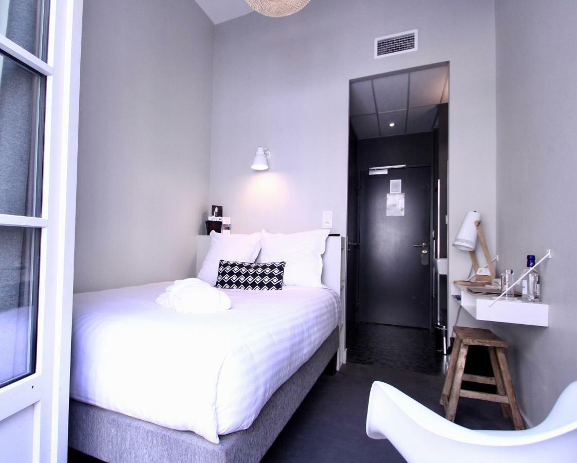 Single Room,831514205:JPEG