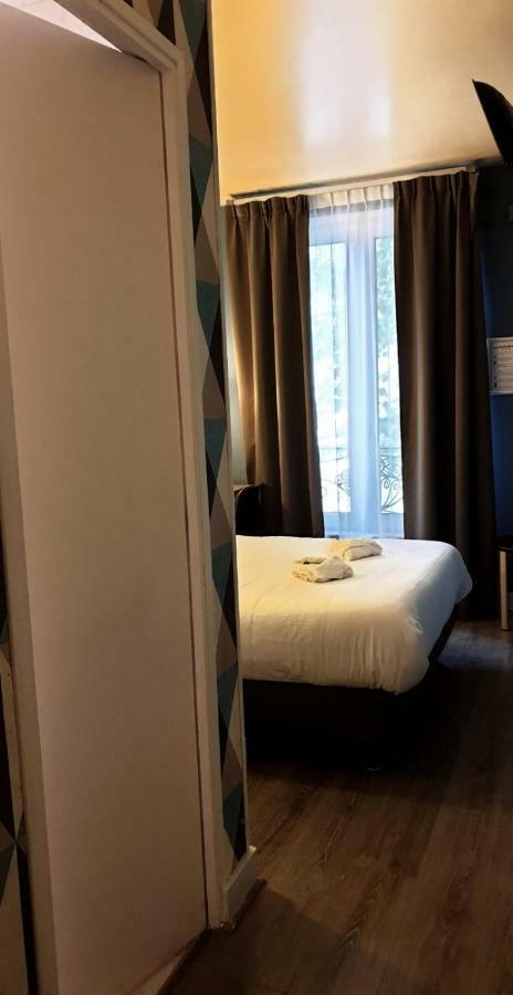 Single Room,834181451:JPEG