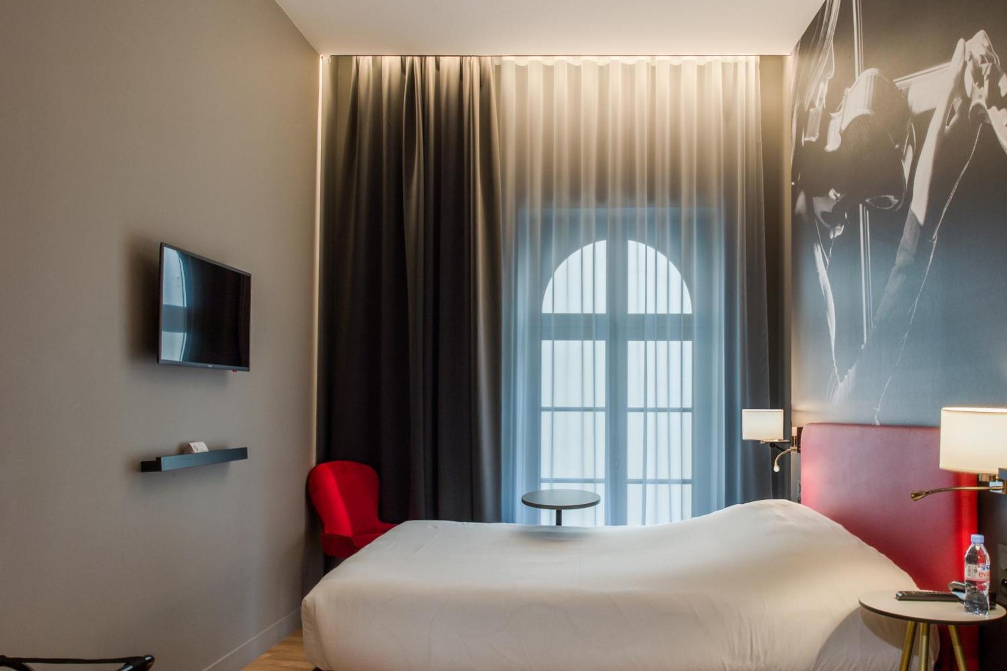 Standard Double Room,925574785:JPEG