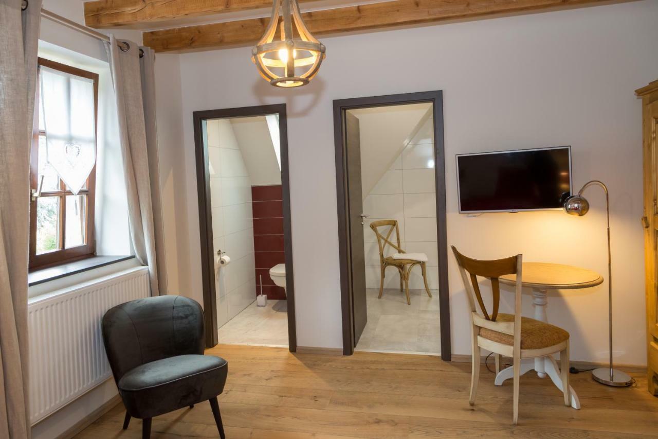 Twin Room Private Bathroom