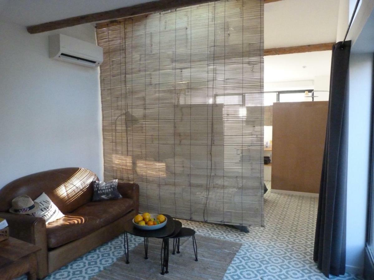 Apartment,858827360:JPEG