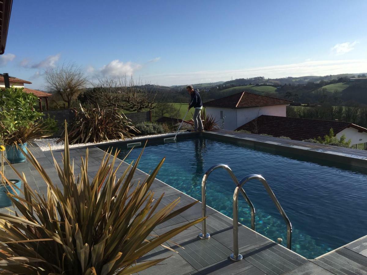 Chambre Double - Vue sur Piscine