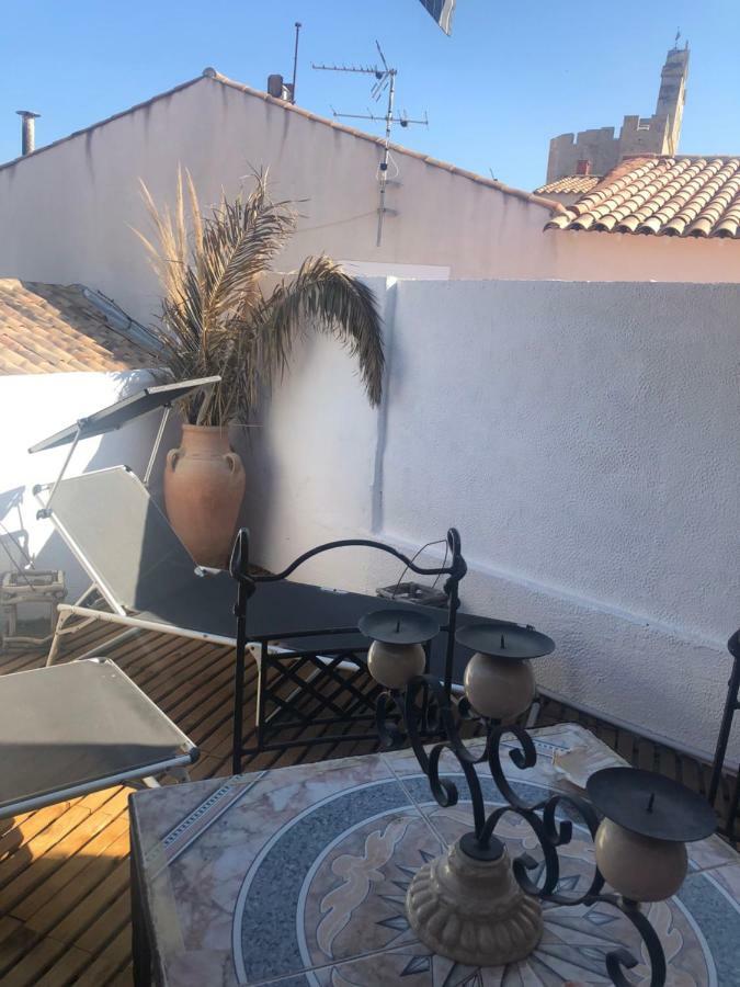 Family Room with Terrace,863288552:JPEG