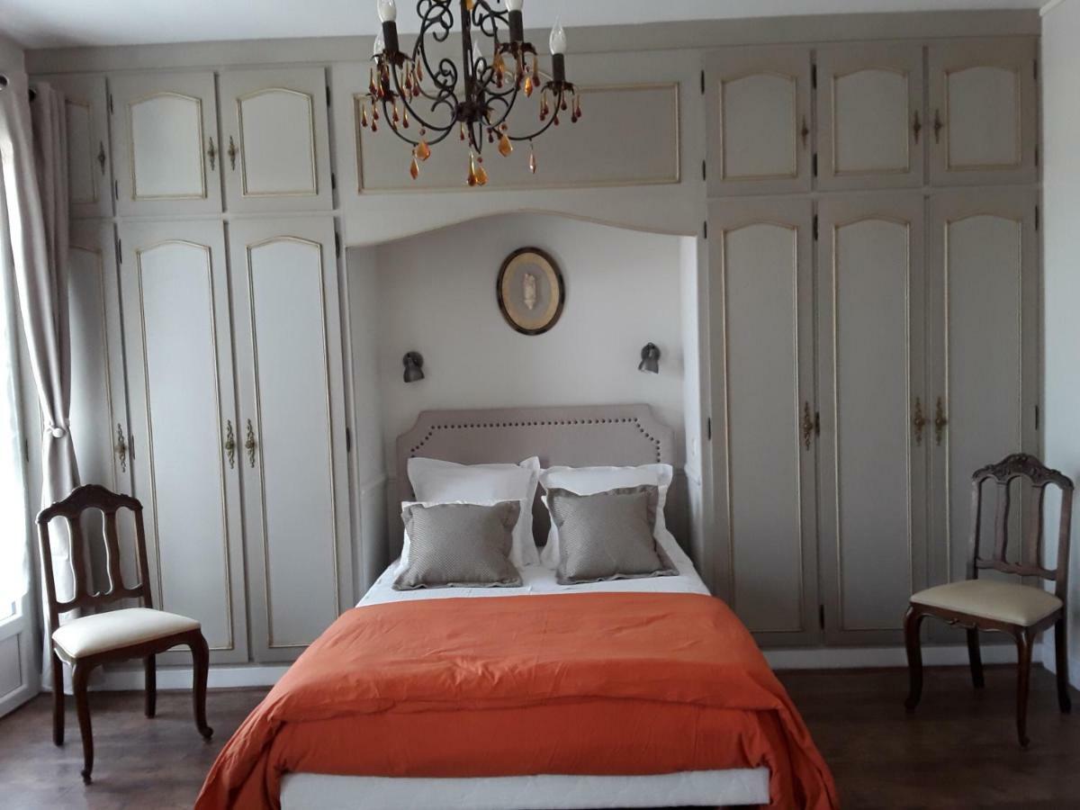 Deluxe Double Room Shower