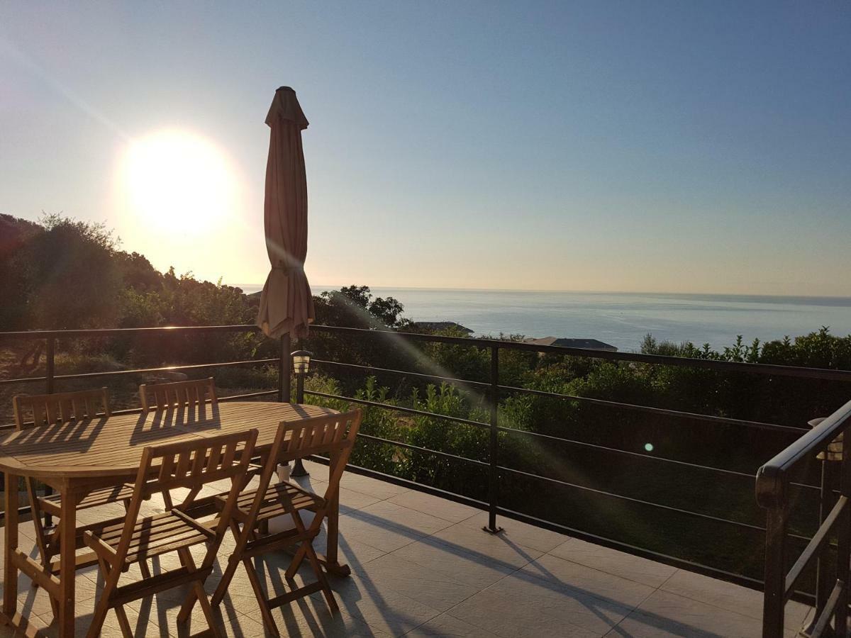 Villa con 2 Camere da Letto