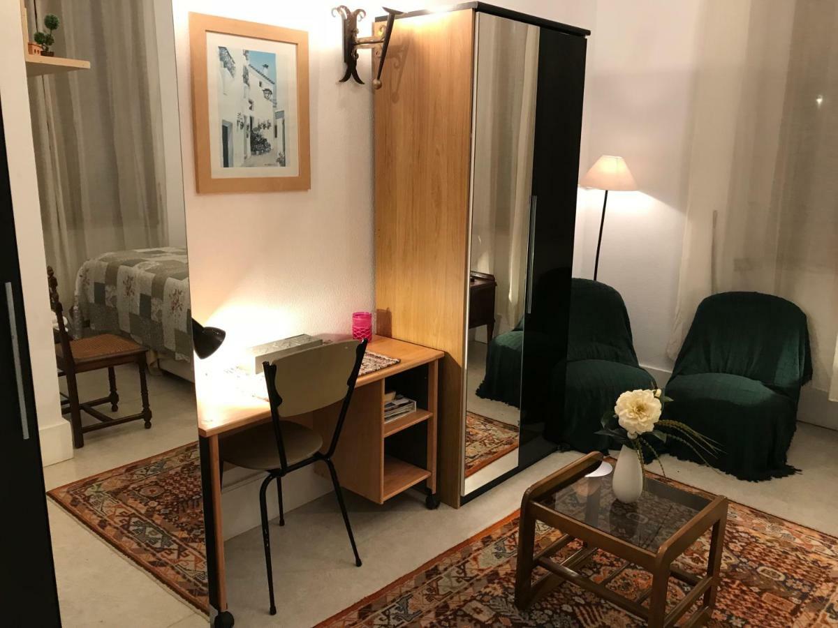 Single Room Private Bathroom