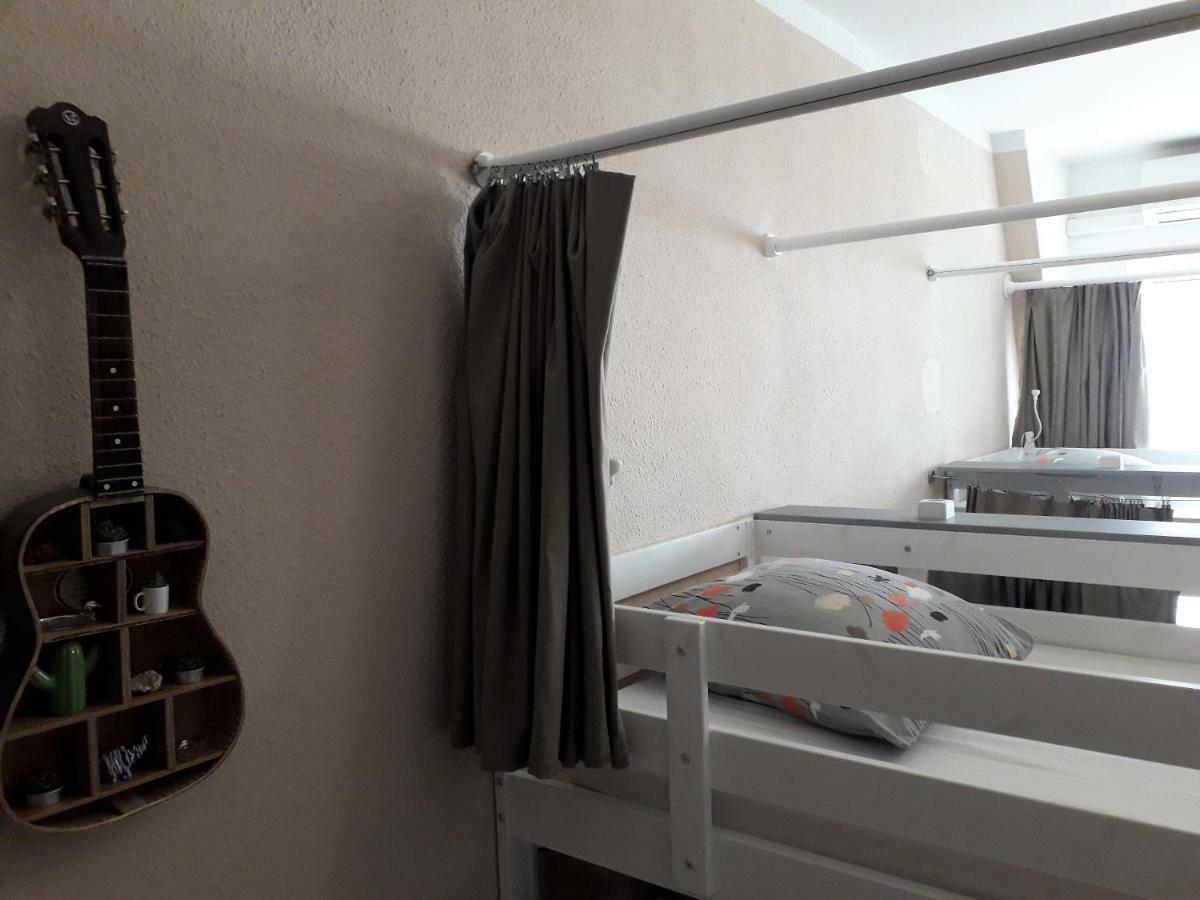 Bed 6-Bed Female Dormitory Room women only