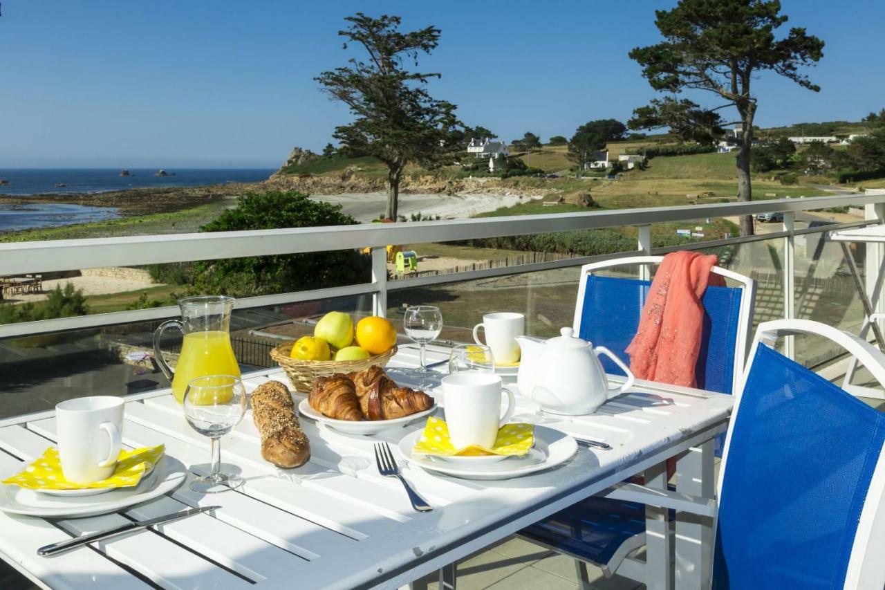 Three-Room Apartment with Sea View,890195296:JPEG