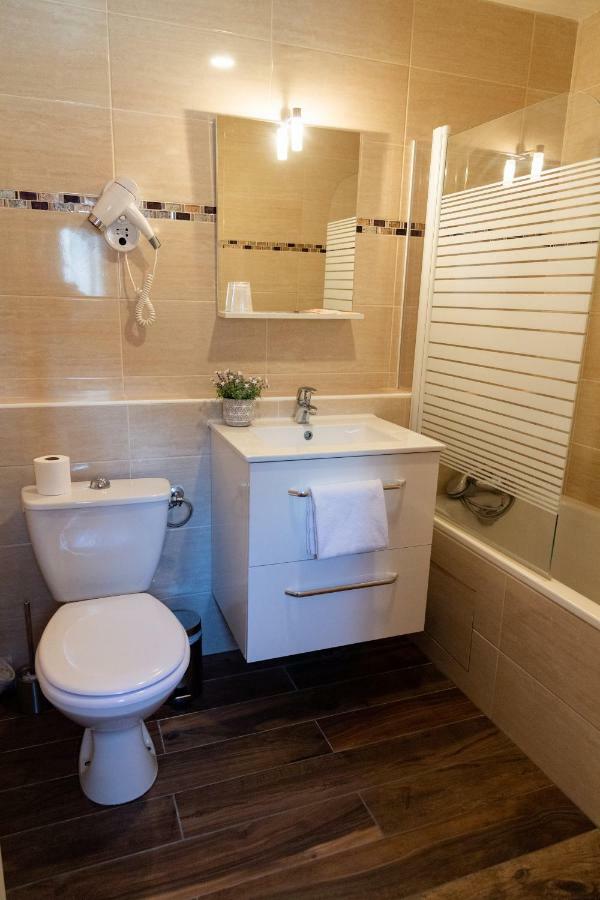 Triple Room,893165824:JPEG