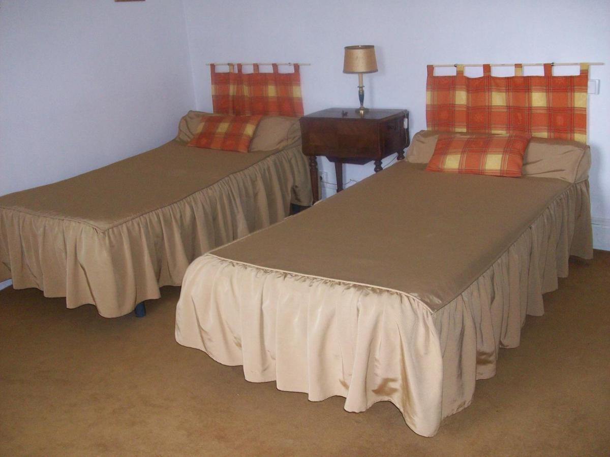 Esclamonde Family Room