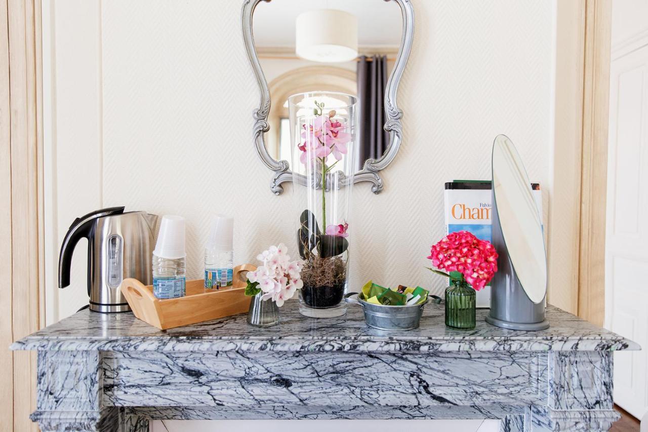 Two Connecting Double Rooms,926379907:JPEG