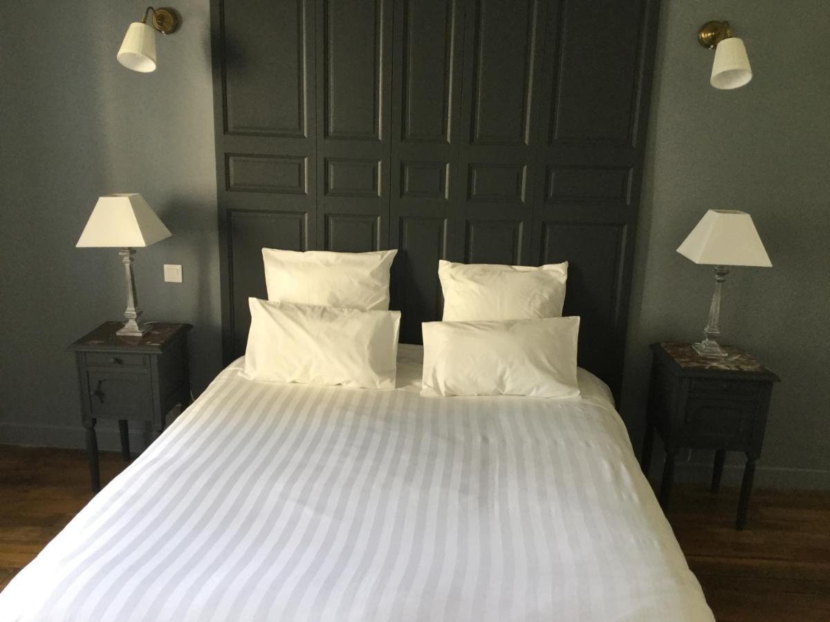 Deluxe Double Room Shower,939234355:JPEG