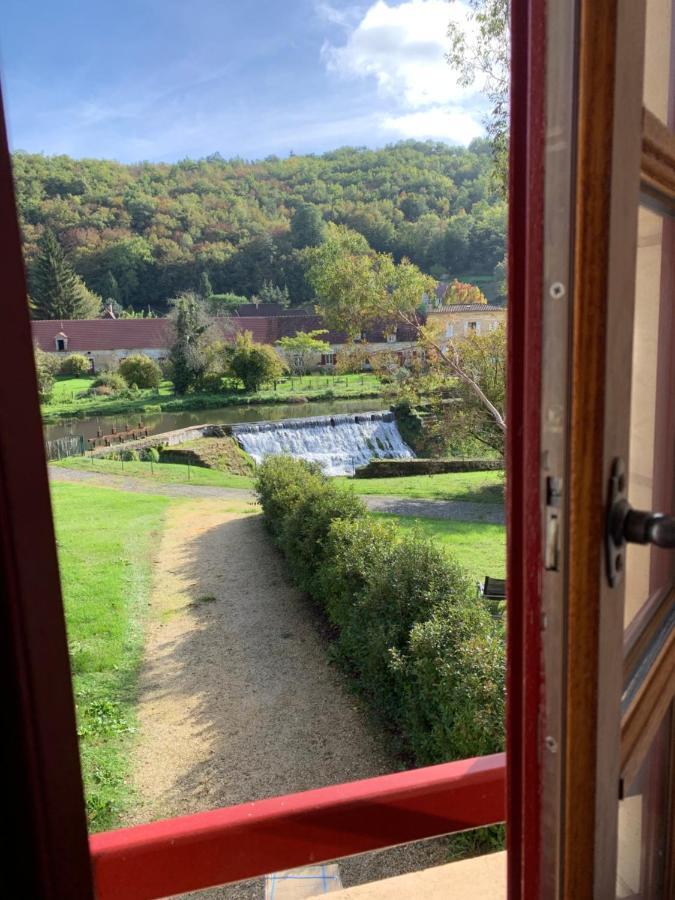 Three-Bedroom House,954101431:JPEG