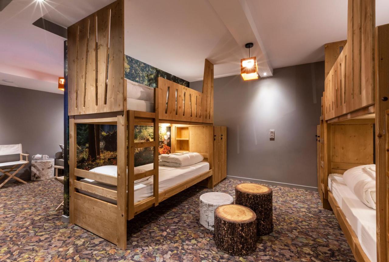 Single Bed 4-Bed Dormitory Room