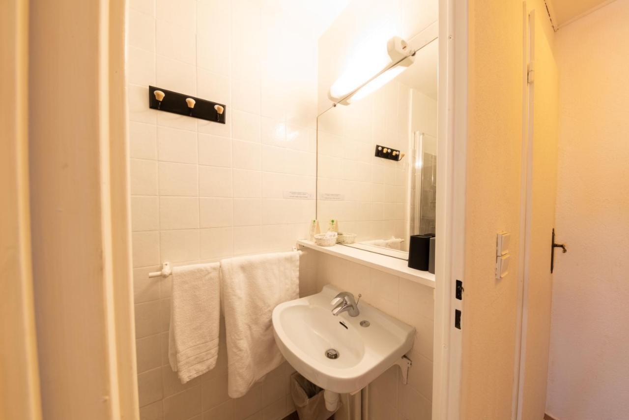 Budget Single Room,1335609620:JPEG