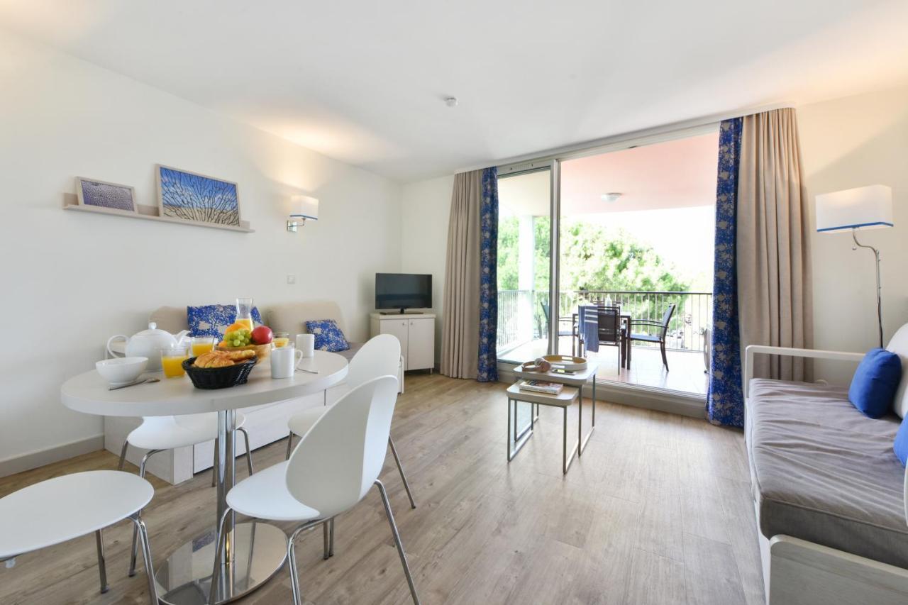 One-Bedroom Apartment Air Conditioning Terrace