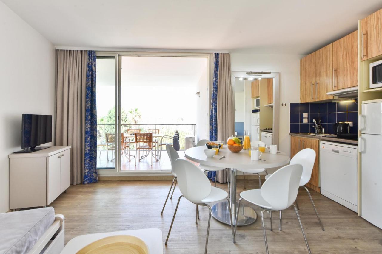 One-Bedroom Apartment Sleeping Alcove Air Conditioning Terrace