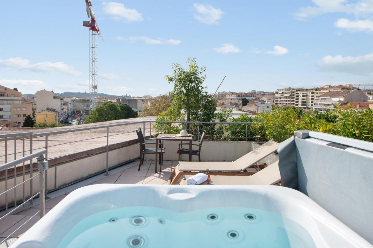 One-Bedroom Apartment Spa Bath Air Conditioning Terrace View Port